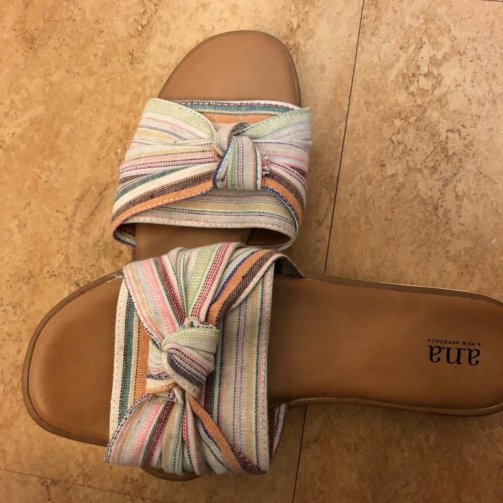 Patterned Sandals - Picture 2 of 3